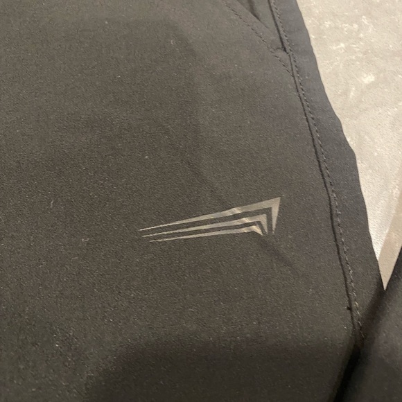 Copper Fit Men's Motion Fit Pants Black Moisture Wicking Size Medium 34x32 NWOT - Picture 2 of 11